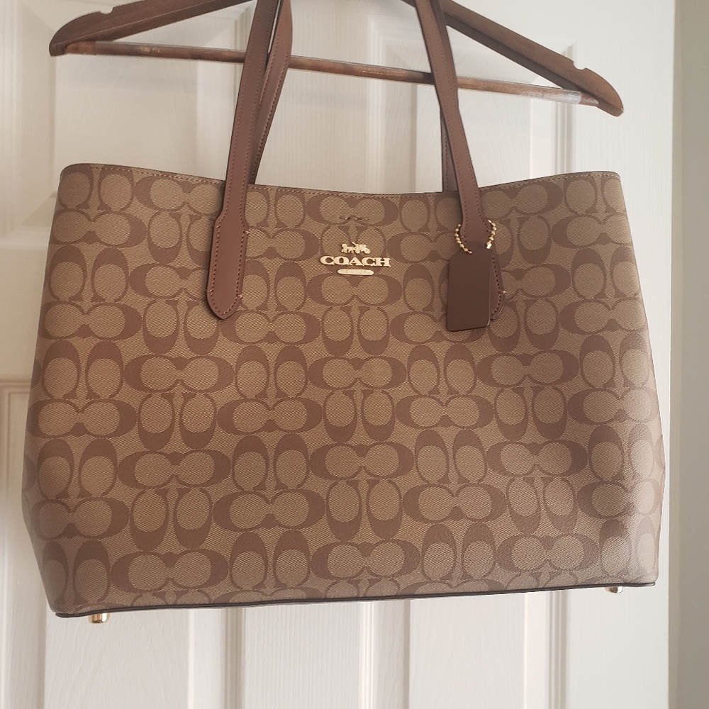 Coach Large Siganture Zip totes Retails for $498!!